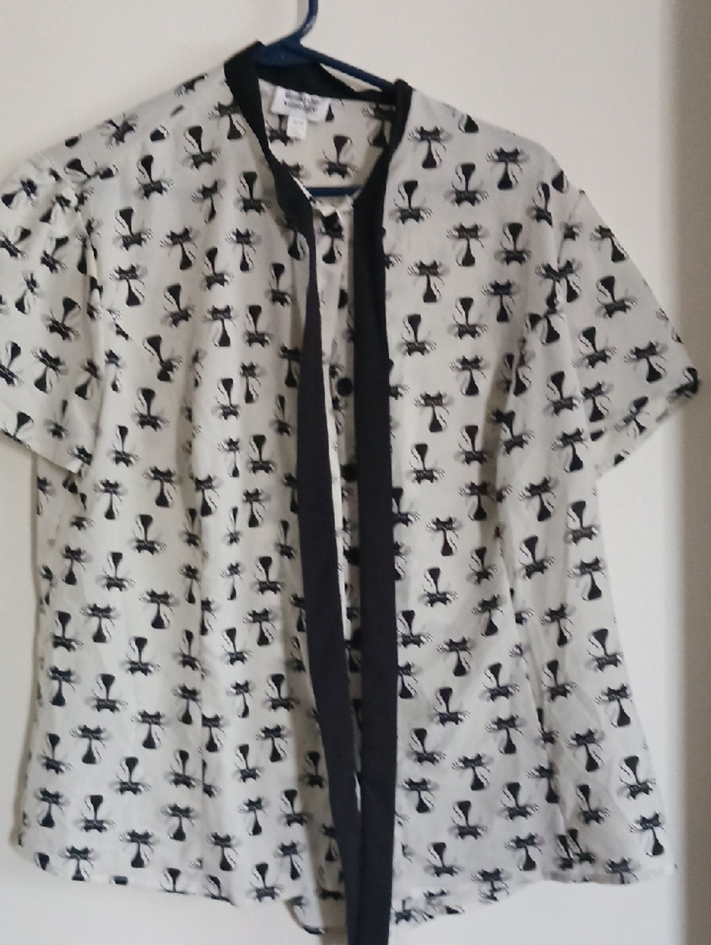 Unique Vintage Black and White Cat Pattern Blouse